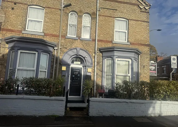 Diamonds Villa Near York HospitalVilla